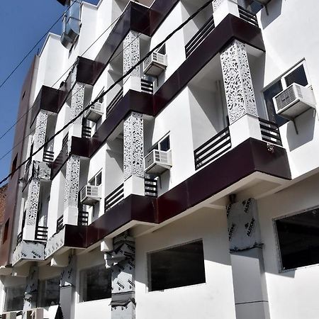 Hotel Rajshree Tanakpur Екстер'єр фото