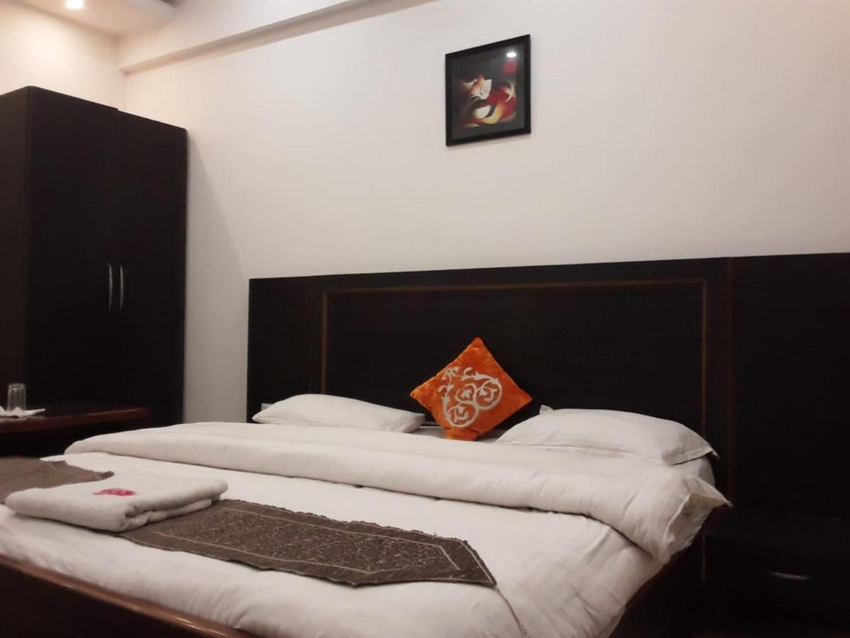 Hotel Rajshree Tanakpur Екстер'єр фото