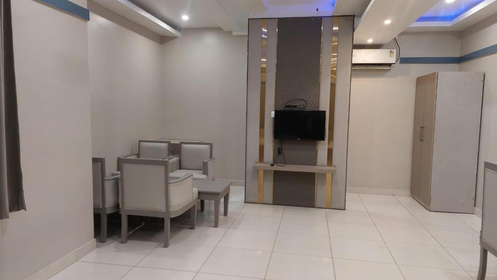 Hotel Rajshree Tanakpur Екстер'єр фото
