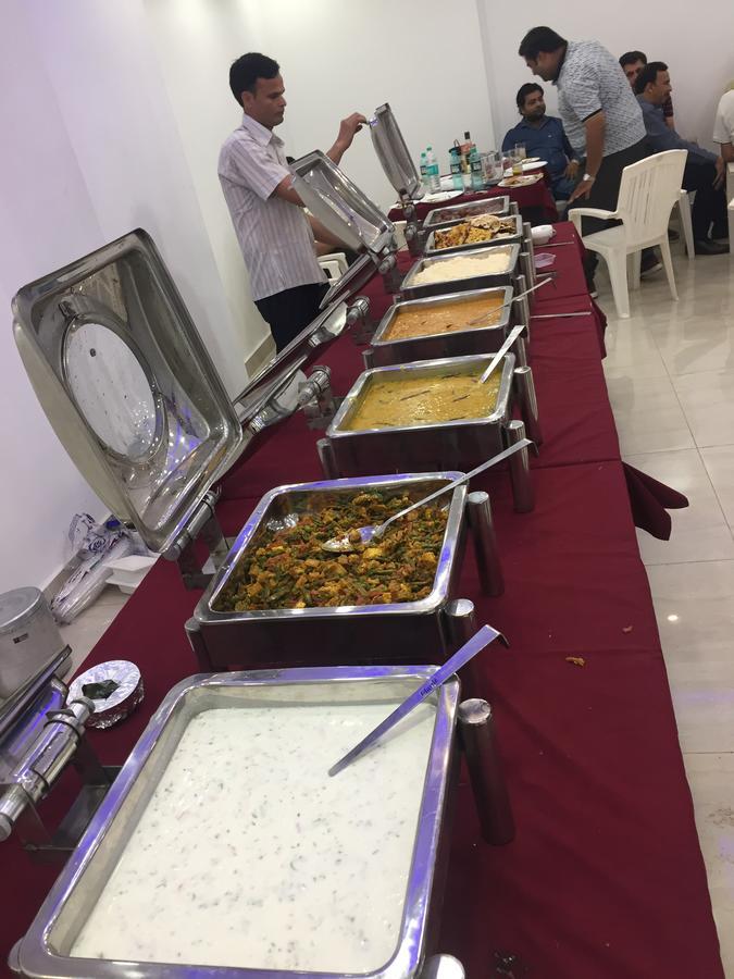 Hotel Rajshree Tanakpur Екстер'єр фото
